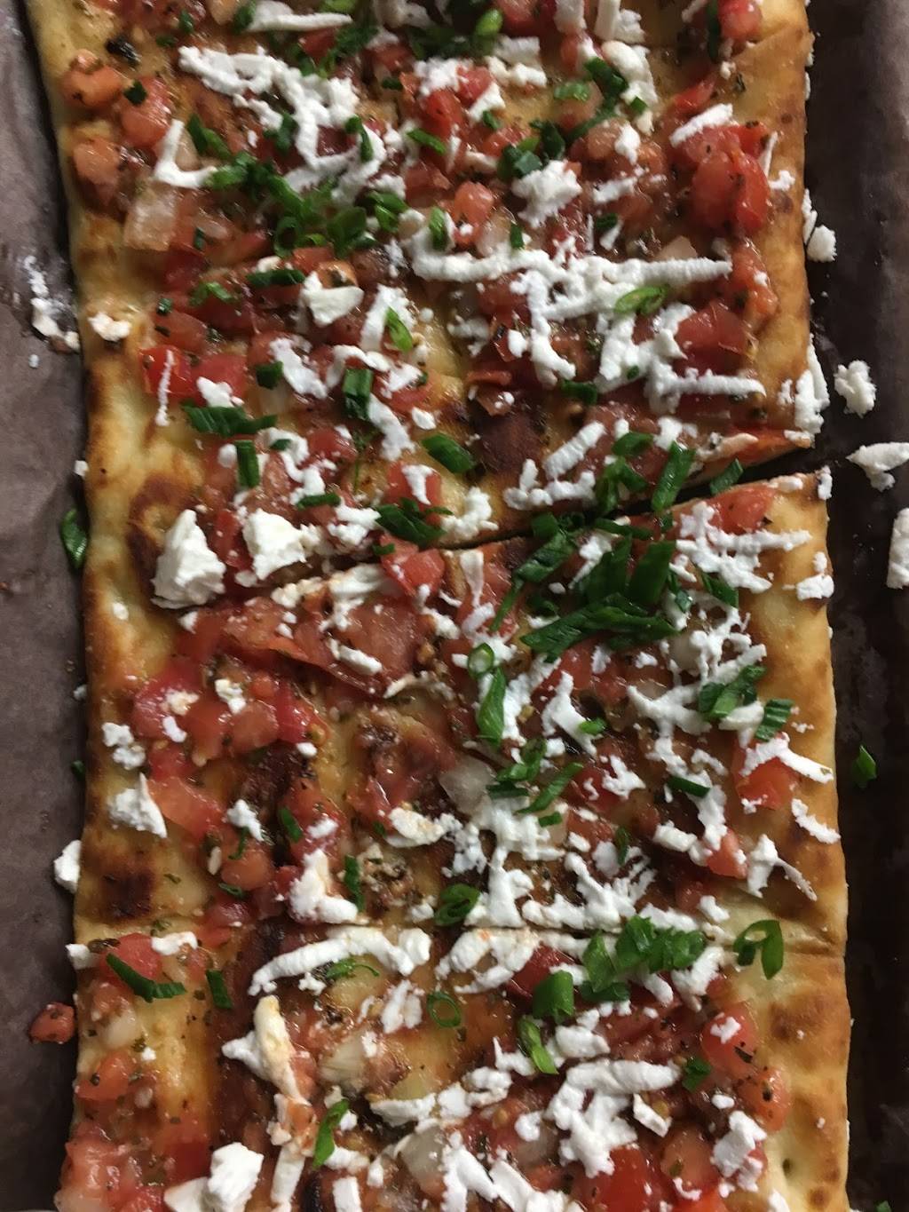 Sports Bar & Grill | restaurant | 200 Simcoe Ave, Keswick, ON L4P 2H7, Canada | 2892760420 OR +1 289-276-0420