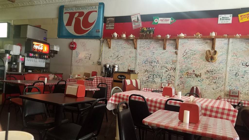 Oak Street Deli | restaurant | 26 W Oak St, Arcadia, FL 34266, USA | 8634943898 OR +1 863-494-3898