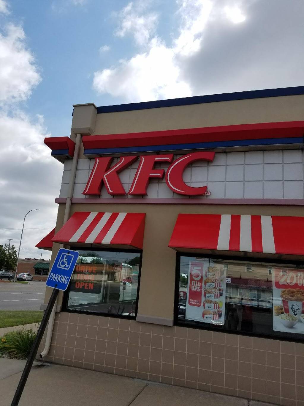 KFC | restaurant | 12825 Eureka Rd, Southgate, MI 48195, USA | 7342859080 OR +1 734-285-9080