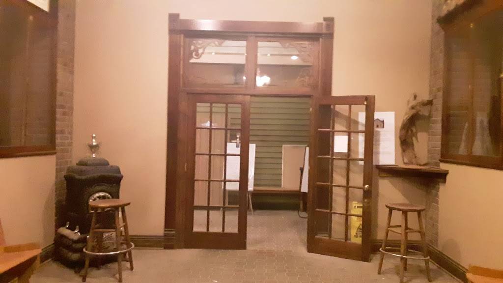 Harolds Smokehouse | restaurant | 27500 MO-2, Freeman, MO 64746, USA | 8168992422 OR +1 816-899-2422