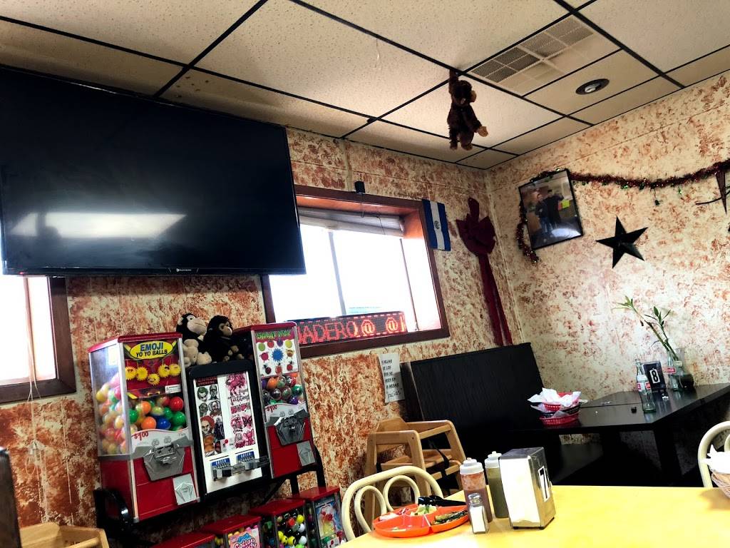 Taqueria Chango | restaurant | 2405 Hickory St, Omaha, NE 68105, USA | 4029332819 OR +1 402-933-2819