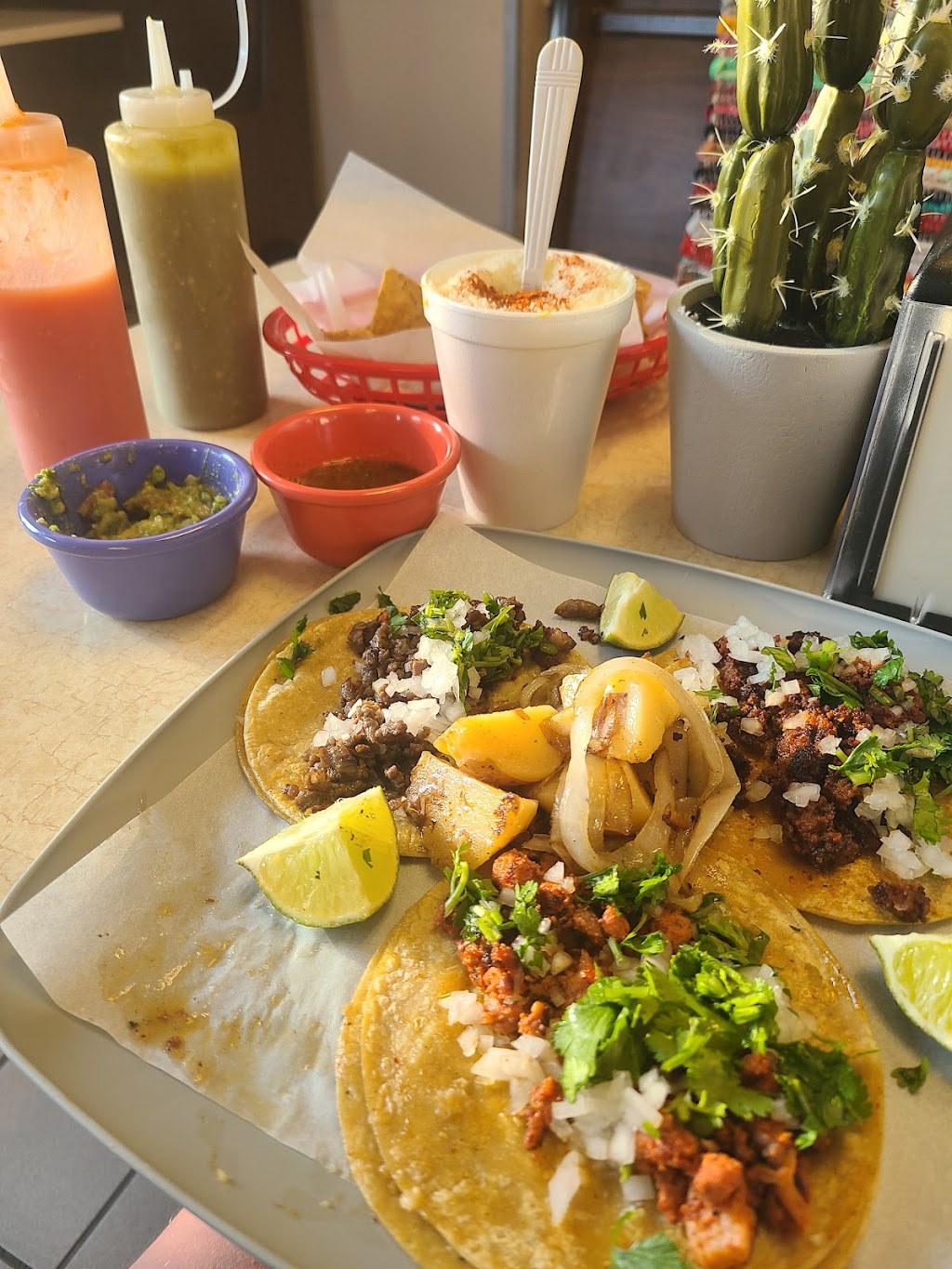 La Tamaulipeca Restaurant LLC | restaurant | 1304 Eastern Ave, Plymouth, WI 53073, USA | 9204001312 OR +1 920-400-1312