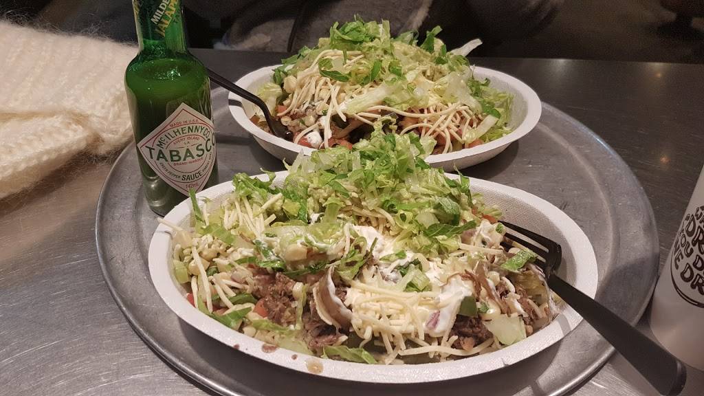 Chipotle Mexican Grill | restaurant | 2323 Yonge St Unit 100, Toronto, ON M4P 2C9, Canada | 4164898601 OR +1 416-489-8601