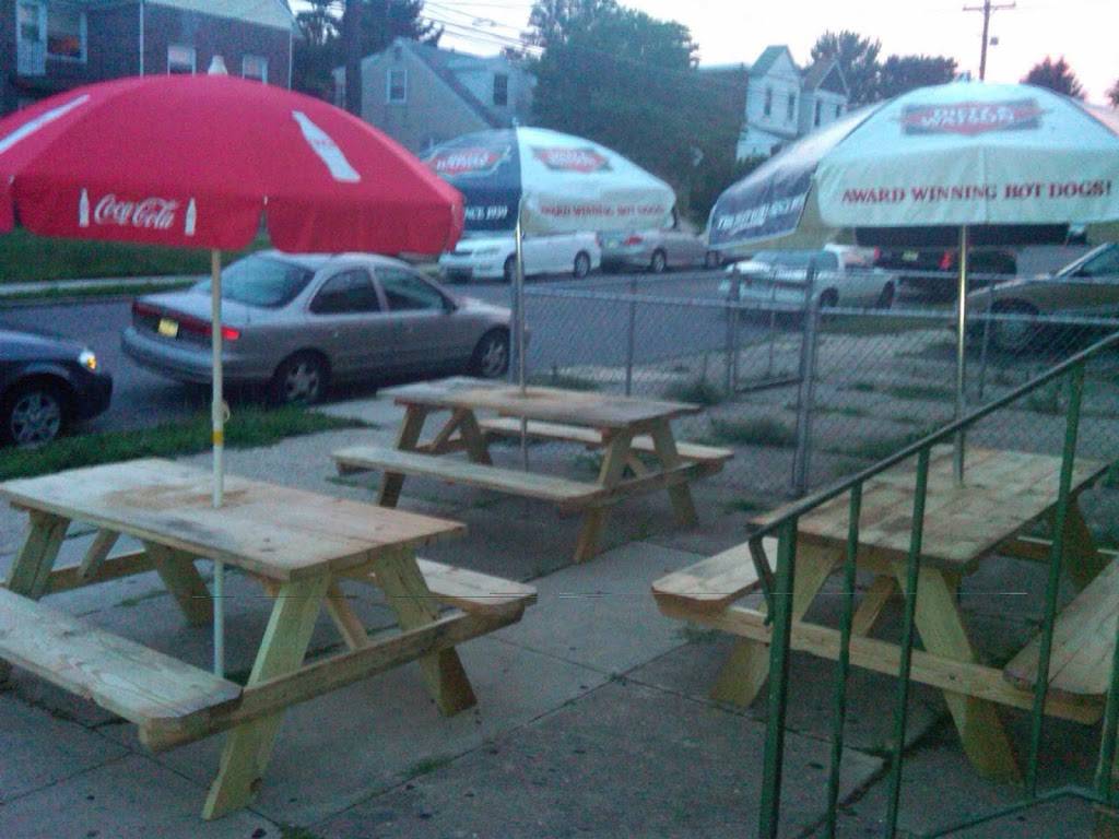 Chubbys Fox Chase Deli | meal takeaway | 537 Hoffnagle St, Philadelphia, PA 19111, USA | 2157423611 OR +1 215-742-3611