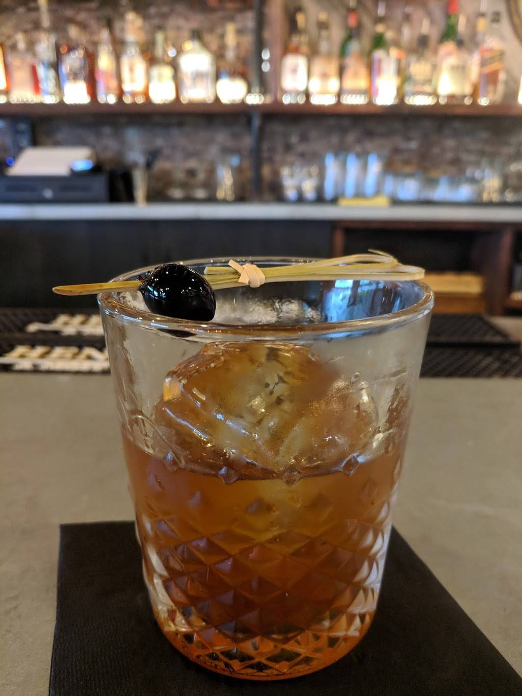 Limestone BBQ and Bourbon | restaurant | 2062 Limestone Rd, Wilmington, DE 19808, USA | 3022742085 OR +1 302-274-2085