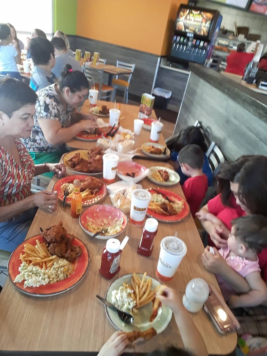 Pollo Campero | restaurant | 1703 N Cockrell Hill Rd, Dallas, TX 75211, USA | 2148195334 OR +1 214-819-5334