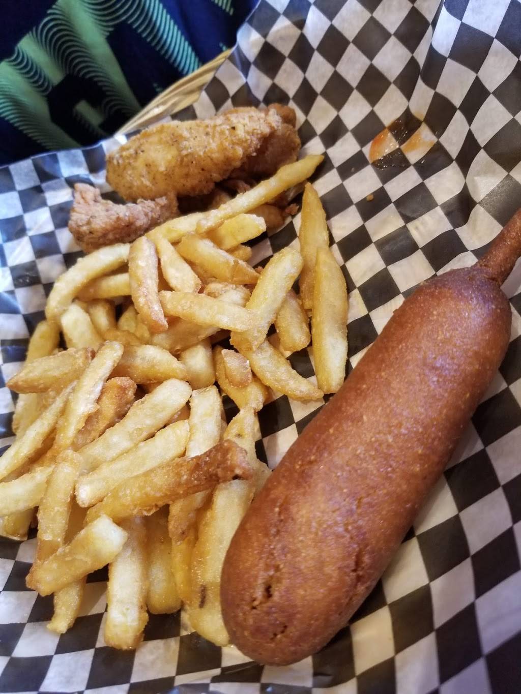 Casse-Croute La Gaspesienne | restaurant | 1248 Rue Yves-Blais, Terrebonne, QC J6V 1P7, Canada | 4506546300 OR +1 450-654-6300