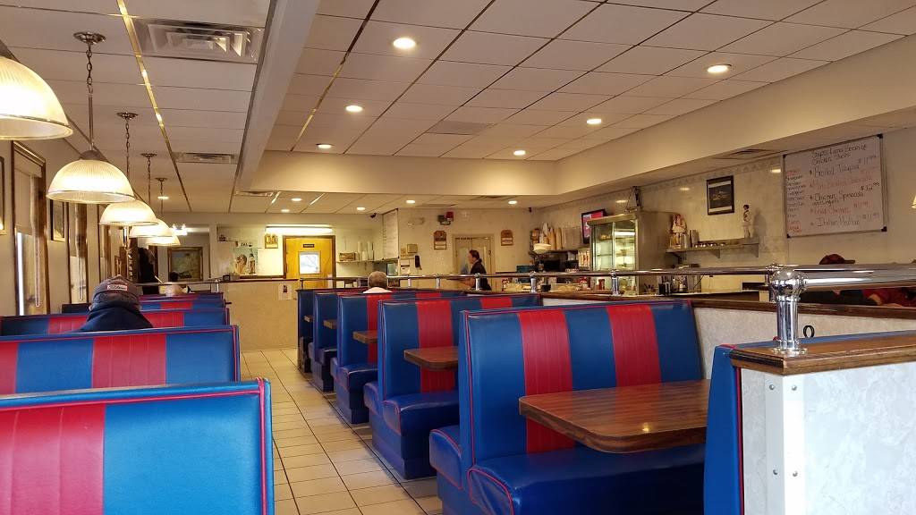 White House Restaurant | restaurant | 4 W Camden Ave, Moorestown, NJ 08057, USA | 8562354825 OR +1 856-235-4825