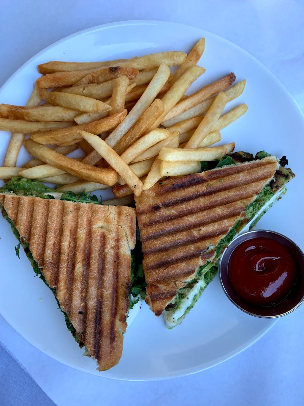 The Farm of Beverly Hills | restaurant | 439 N Beverly Dr, Beverly Hills, CA 90210, USA | 3102735578 OR +1 310-273-5578