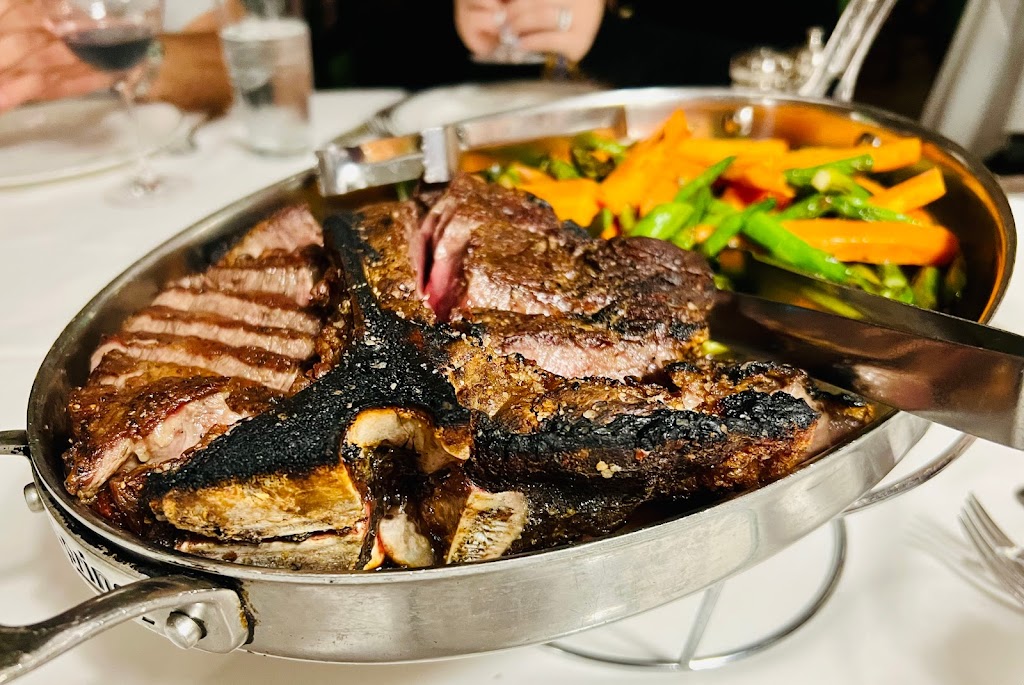 Smith & Wollensky | restaurant | 3377 South Las Vegas Boulevard The Grand Canal Shoppes, Las Vegas, NV 89109, USA | 7026371515 OR +1 702-637-1515