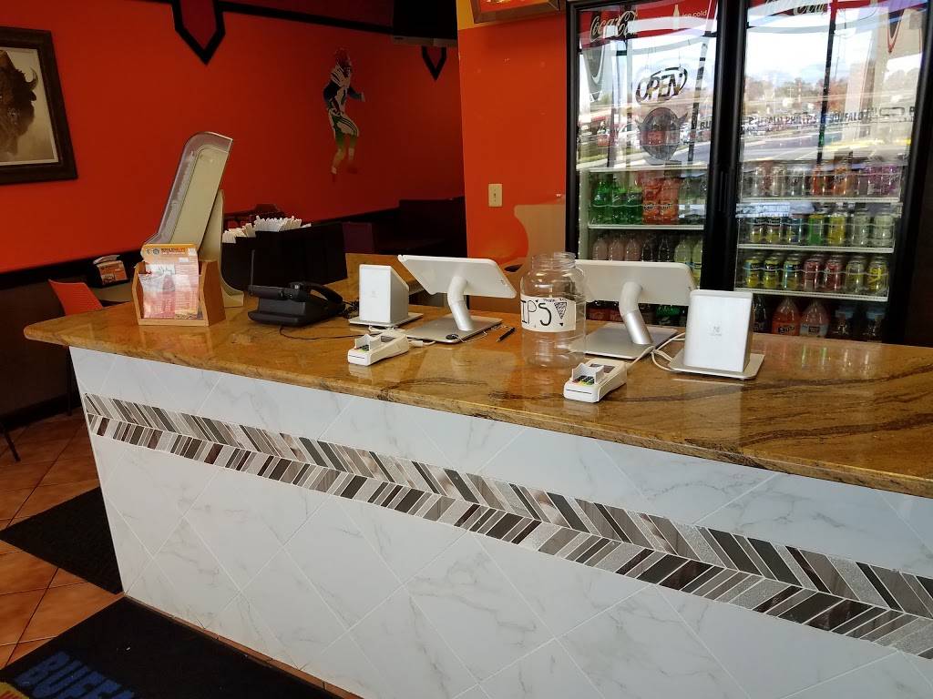 Buffalo Phillys | restaurant | 13748 Smoketown Rd, Woodbridge, VA 22192, USA | 7038782990 OR +1 703-878-2990