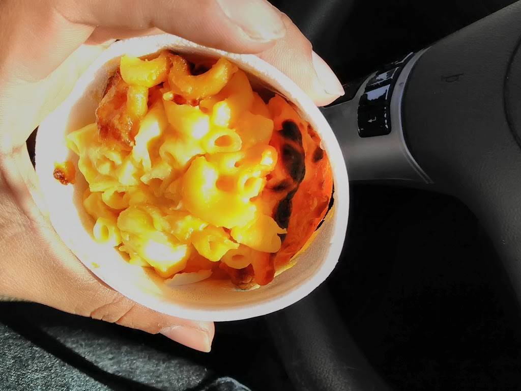 Churchs Chicken | restaurant | 901 E Main St, Grand Prairie, TX 75050, USA | 9722640529 OR +1 972-264-0529