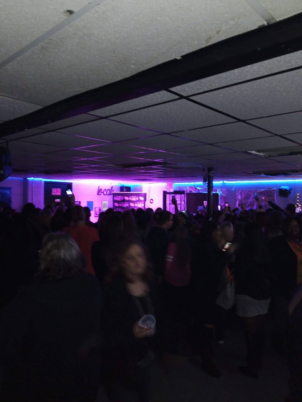 Reds Watering Hole | restaurant | 111 Mills St, Gaffney, SC 29341, USA | 8644809149 OR +1 864-480-9149