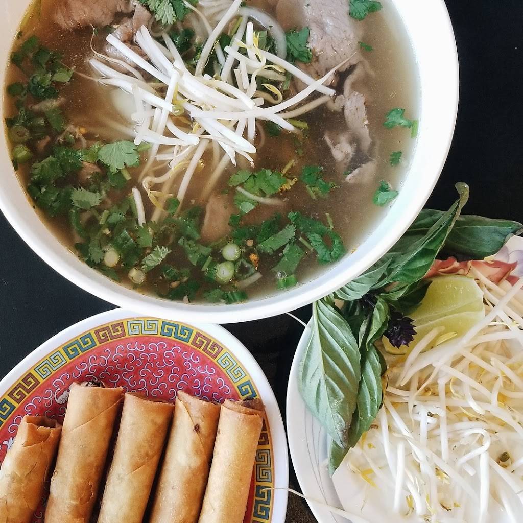 Rock N Thai | restaurant | 3013 W Shore Dr Unit 10, Holland, MI 49424, USA | 6167968842 OR +1 616-796-8842