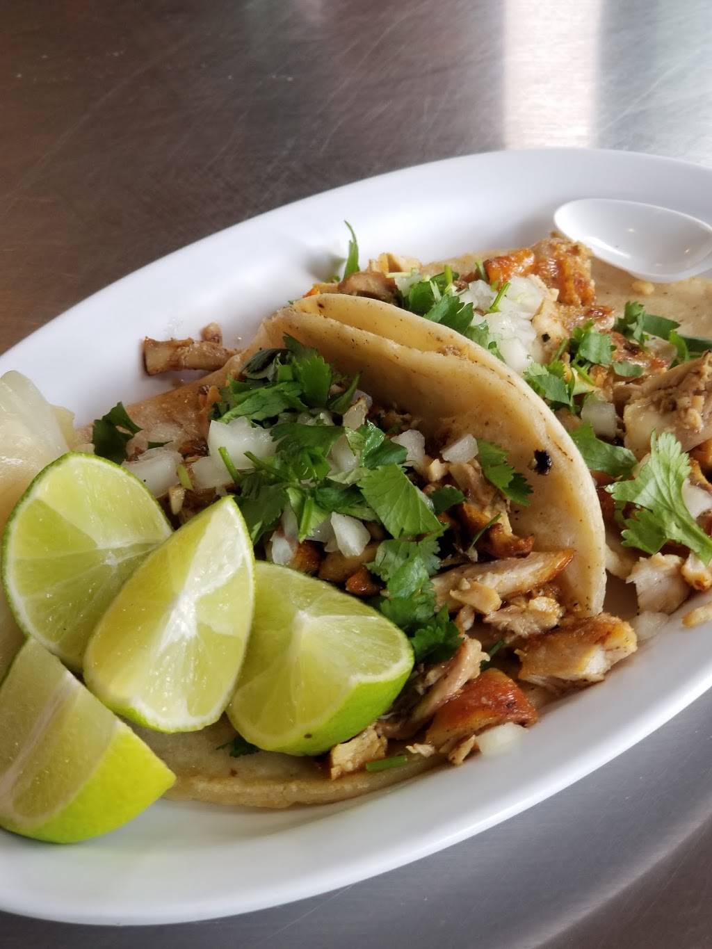 Los Tres Pollos | restaurant | 15628 S Broadway, Gardena, CA 90248, USA | 3105388846 OR +1 310-538-8846