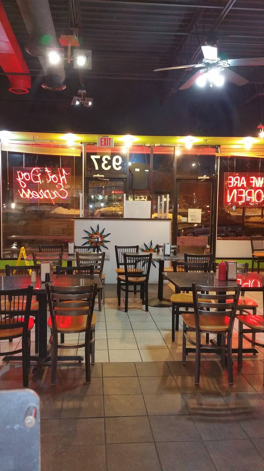 Hot Dog Express | restaurant | 937 S Roselle Rd, Schaumburg, IL 60193, USA | 8478430388 OR +1 847-843-0388