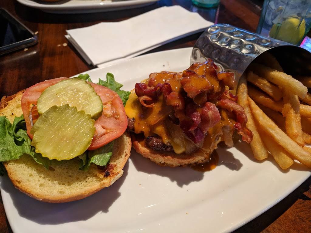 Eddie OBriens Grille and Bar | restaurant | 92 Seneca St, Geneva, NY 14456, USA | 3157897999 OR +1 315-789-7999