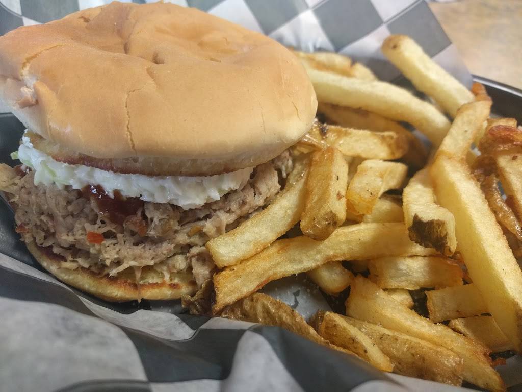 Bubba-N-Franks Smokehouse | restaurant | 229 Floyd Thompson Dr, Hampton, VA 23666, USA | 7577887060 OR +1 757-788-7060