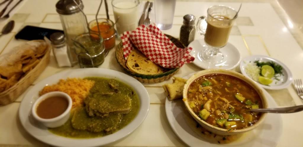 El Sazón de los Abuelos | restaurant | Av. Miguel Hidalgo 448, Zorrilla, 21450 Tecate, B.C., Mexico | 016651226420 OR +52 665 122 6420