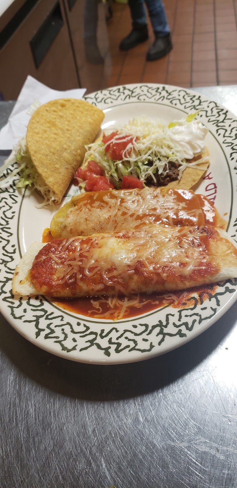 Rodcas Taco Shop | restaurant | 218 Cumberland St E, Cowan, TN 37318, USA | 9319158167 OR +1 931-915-8167