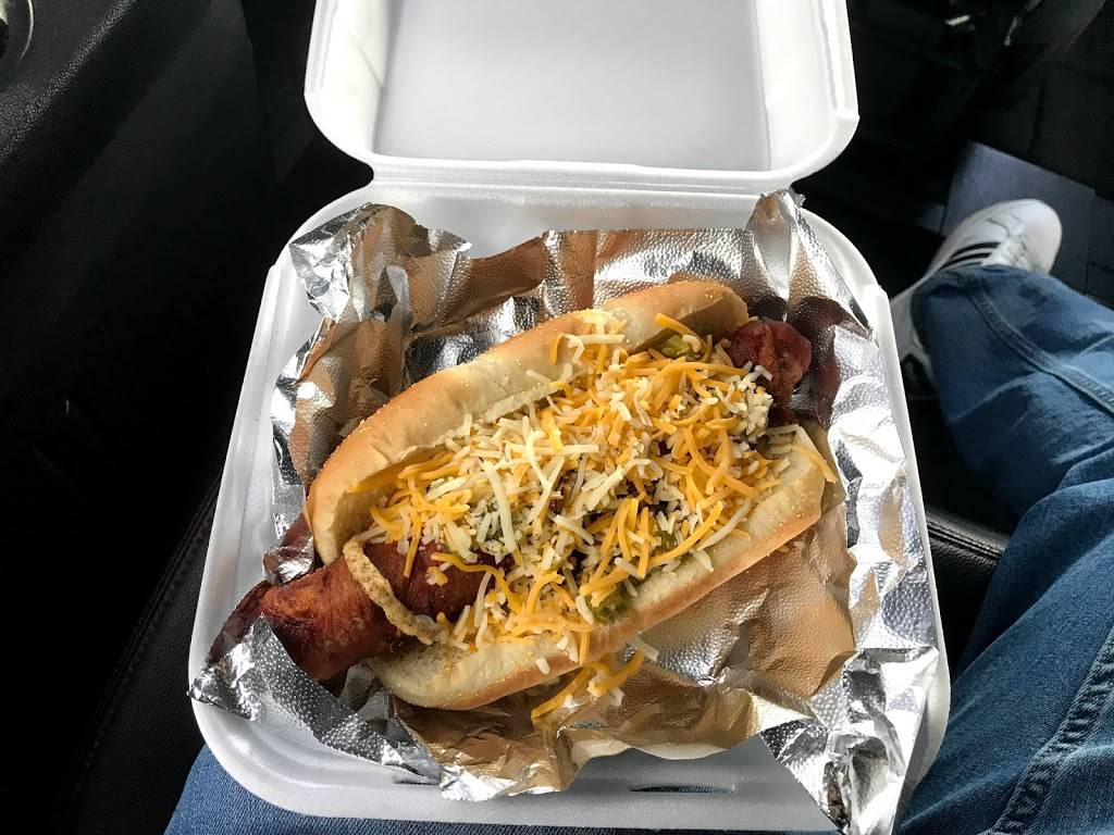 Des Moines DogHouse | meal takeaway | 22302 Marine View Dr S, Des Moines, WA 98198, USA | 2068241794 OR +1 206-824-1794