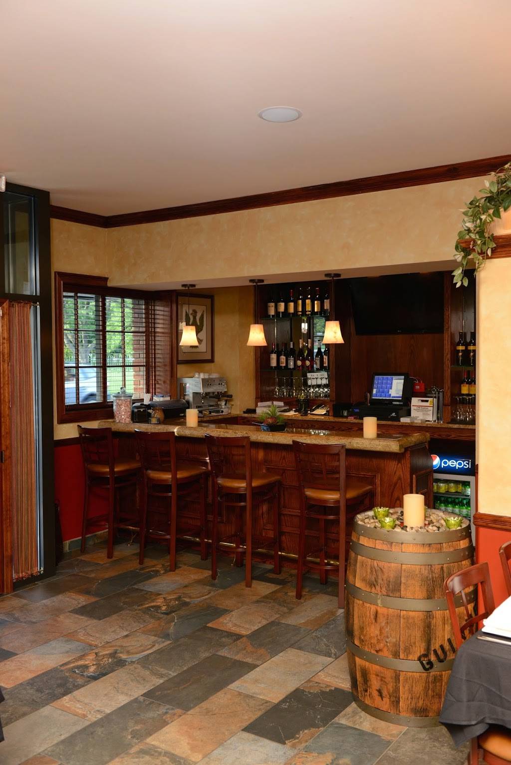 Biagios | restaurant | 8402 Cooper Ave, Ridgewood, NY 11385, USA | 7188949800 OR +1 718-894-9800