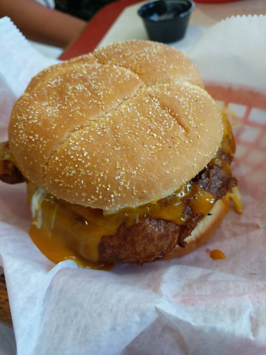 Quarter Mile Diner | restaurant | 69 Wardensville Industrial Park Rd, Wardensville, WV 26851, USA | 3048743066 OR +1 304-874-3066