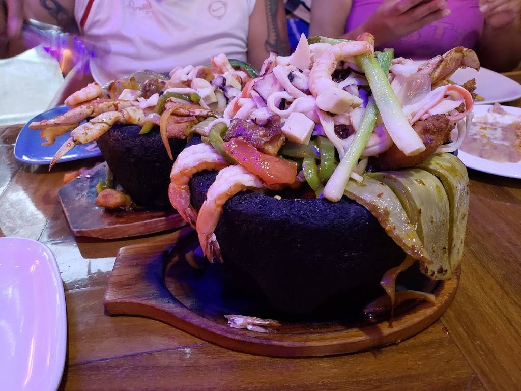 Mariscos Marias | restaurant | 2215 S Vermont Ave, Los Angeles, CA 90017, USA | 3237313108 OR +1 323-731-3108