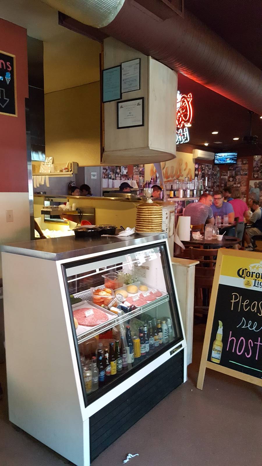 Bubs Burgers & Ice Cream | restaurant | 210 W Main St, Carmel, IN 46032, USA | 3177062827 OR +1 317-706-2827