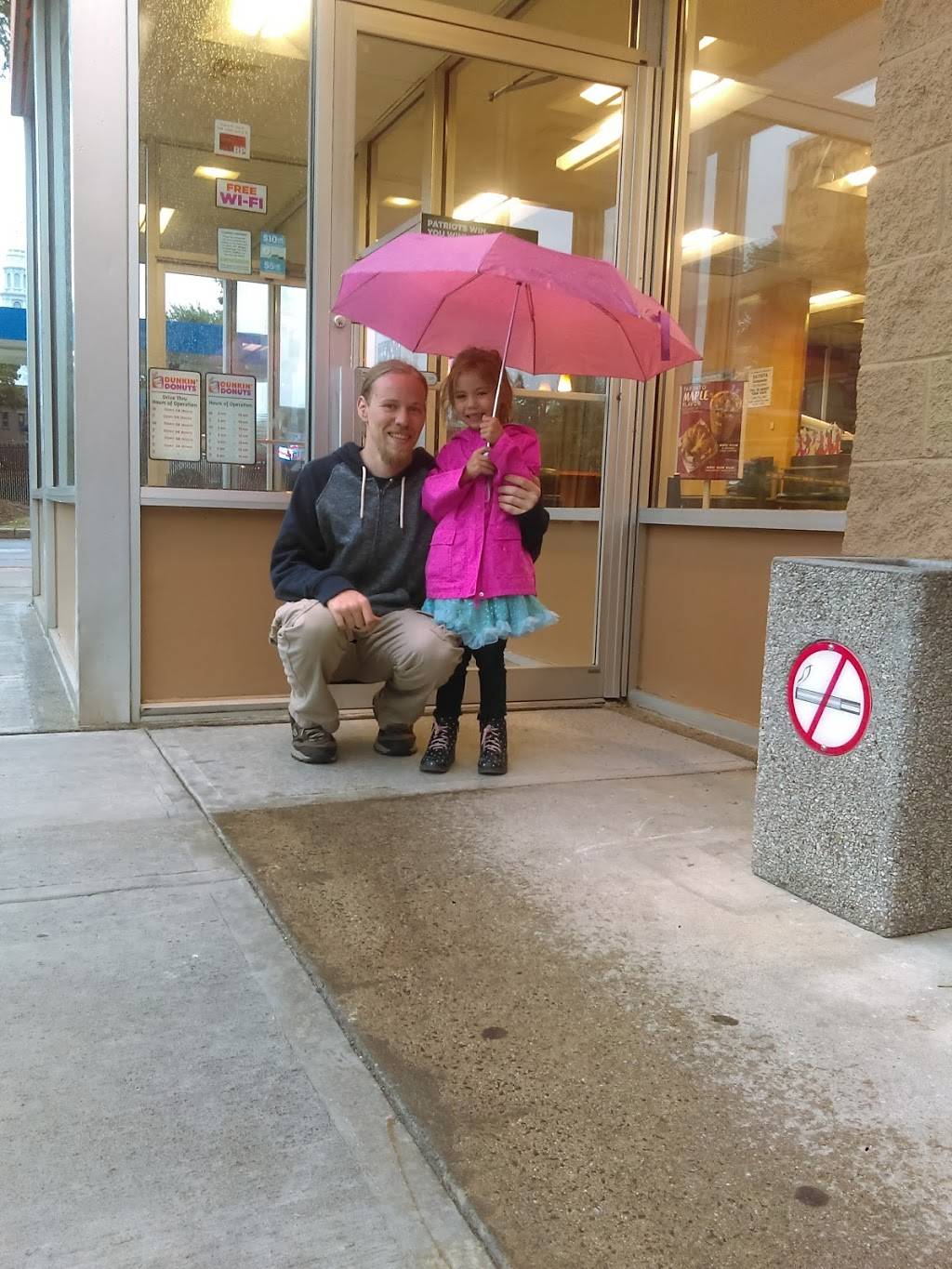 Dunkin | bakery | 255 E Main St, Meriden, CT 06450, USA | 2036301550 OR +1 203-630-1550