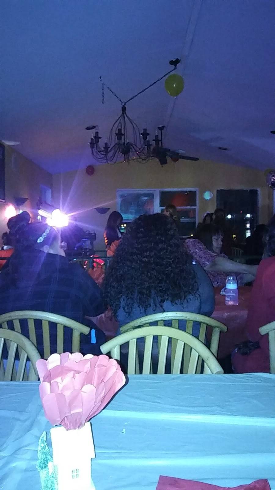 Francescos Pizzeria | restaurant | 663 Wyndamere Rd, Lewisberry, PA 17339, USA | 7179321961 OR +1 717-932-1961