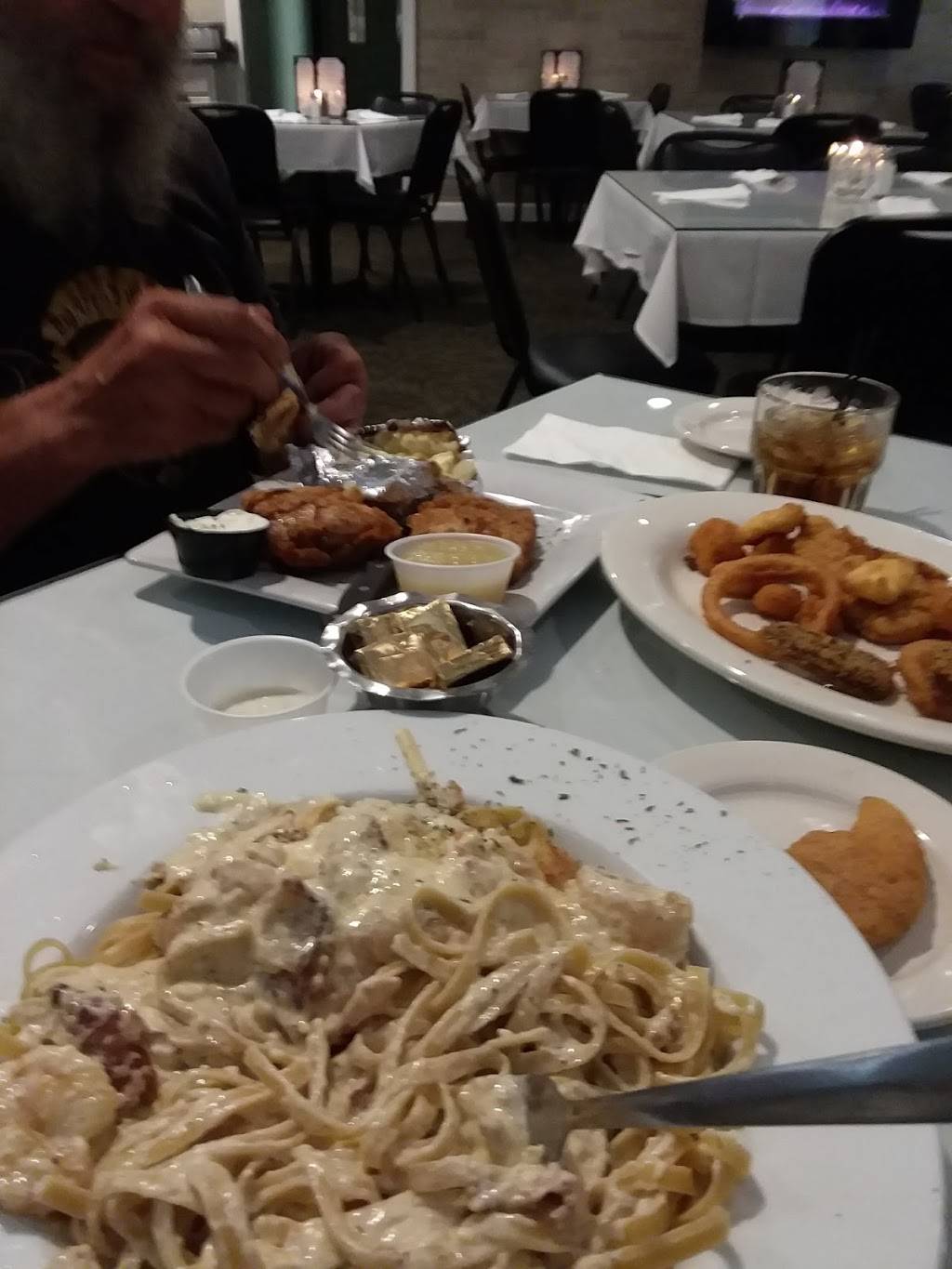 Twos Co Restaurant & Lounge | restaurant | 213 Main St, Mosinee, WI 54455, USA | 7156933090 OR +1 715-693-3090