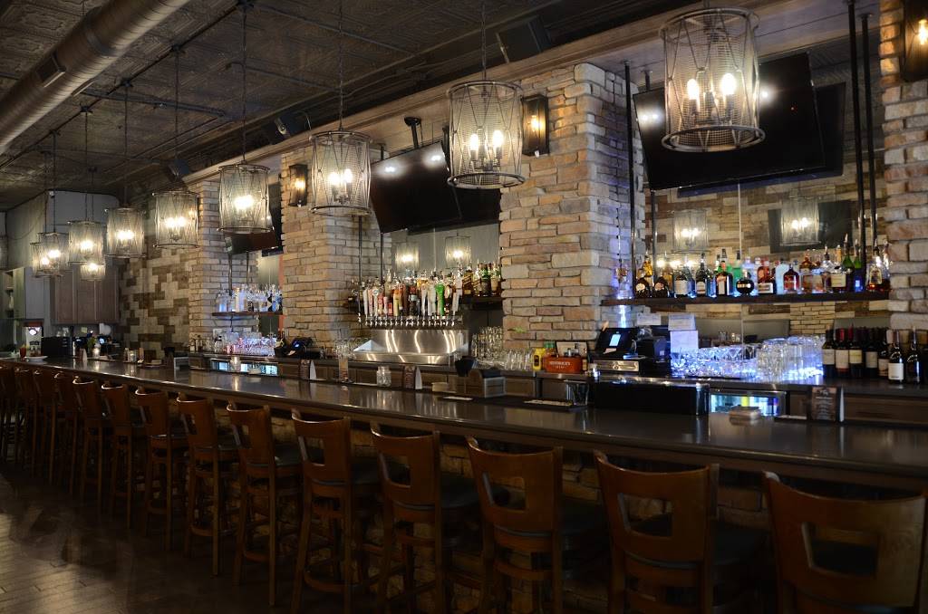 Tavern On Main | restaurant | 136 S Main St, Crown Point, IN 46307, USA | 2197799377 OR +1 219-779-9377