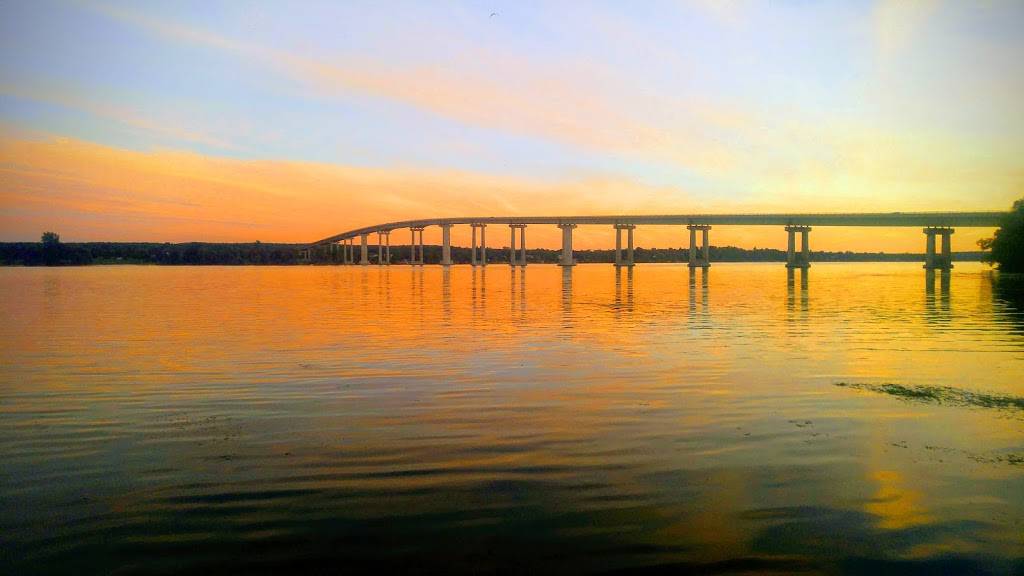 Cubbys | restaurant | 24 Ferry Ln, Deseronto, ON K0K 1X0, Canada | 6137433797 OR +1 613-743-3797