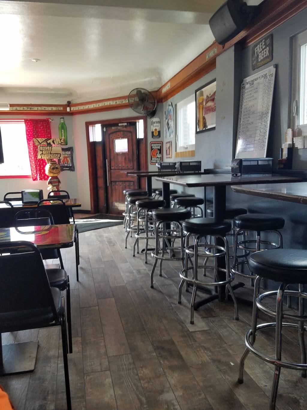 Tims Bar and Grill | restaurant | 445 N Ohio Ave, Fremont, OH 43420, USA | 4192086004 OR +1 419-208-6004