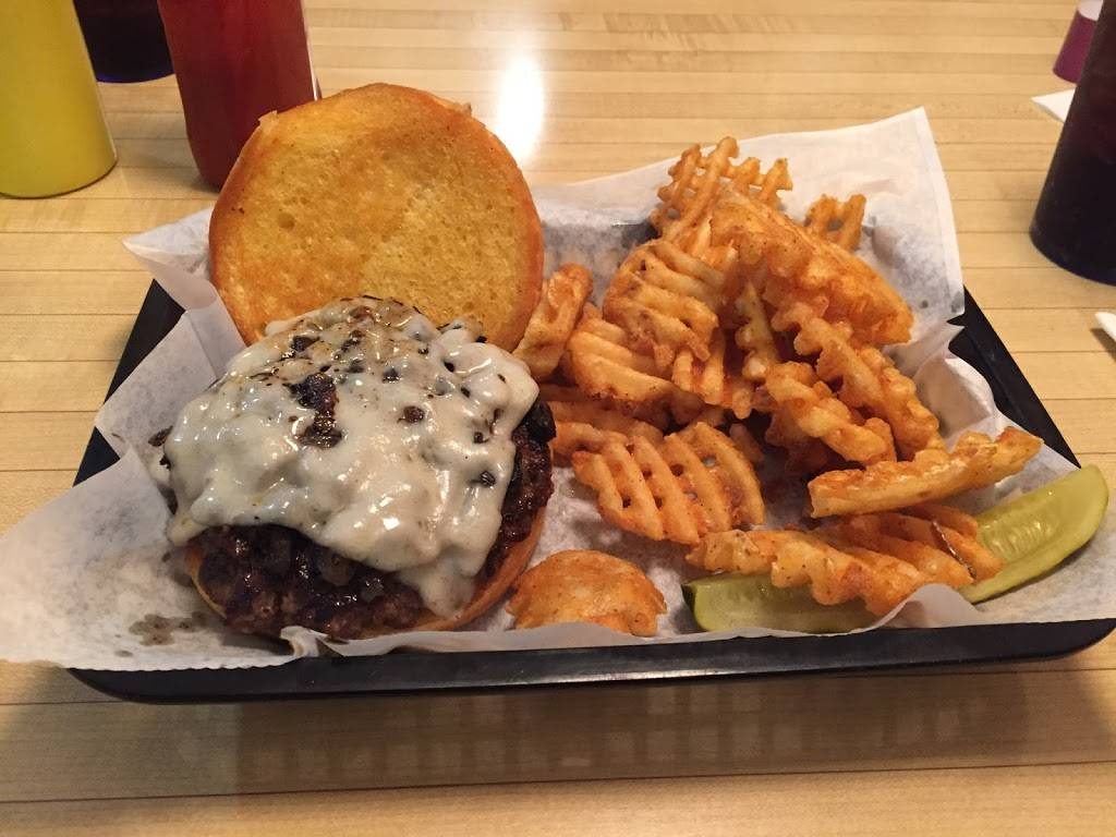 The 300 Grill | restaurant | 68290 S Main St, Iron River, WI 54847, USA | 7153724400 OR +1 715-372-4400