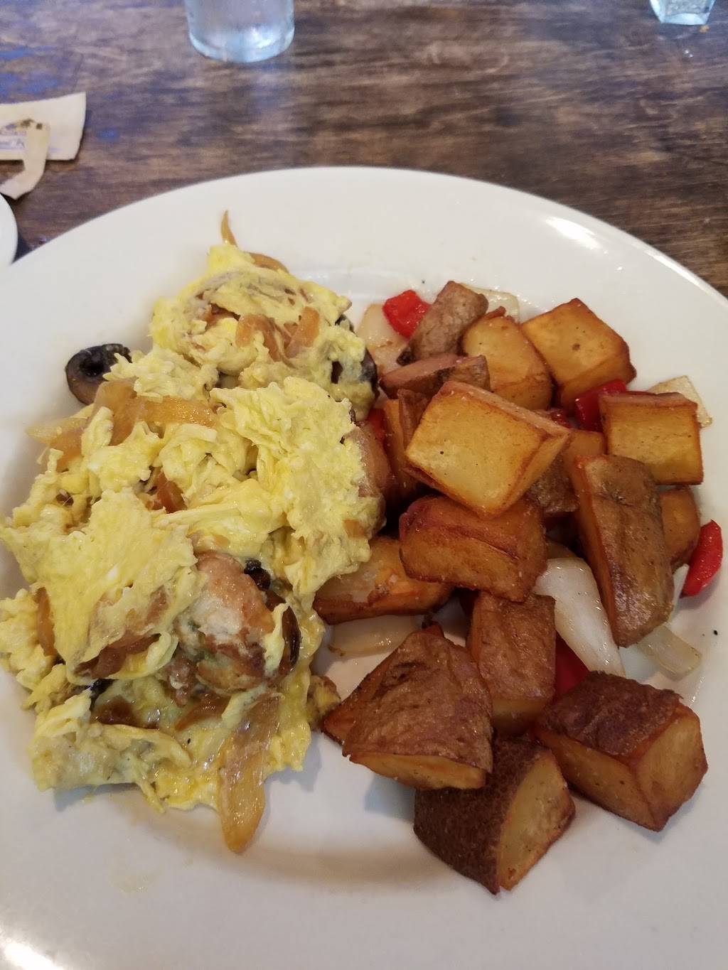 Bouzy Gastropub at Chez Mélange | restaurant | 1611 S Catalina Ave, Redondo Beach, CA 90277, USA | 3105401222 OR +1 310-540-1222