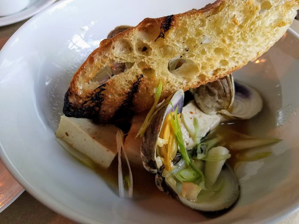 Straight Wharf Restaurant | restaurant | 6 Harbor Square, Nantucket, MA 02554, USA | 5082284499 OR +1 508-228-4499