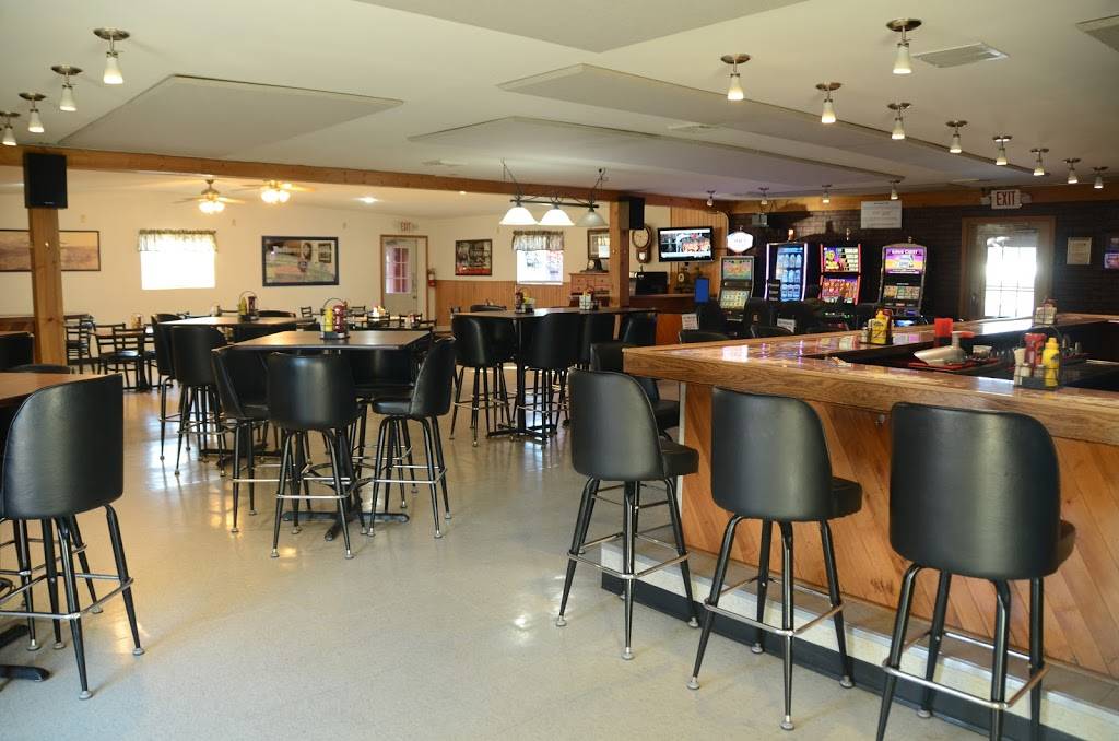 Brickyard Bar & Grill | restaurant | 102 Main St, East Galesburg, IL 61430, USA | 3093437750 OR +1 309-343-7750