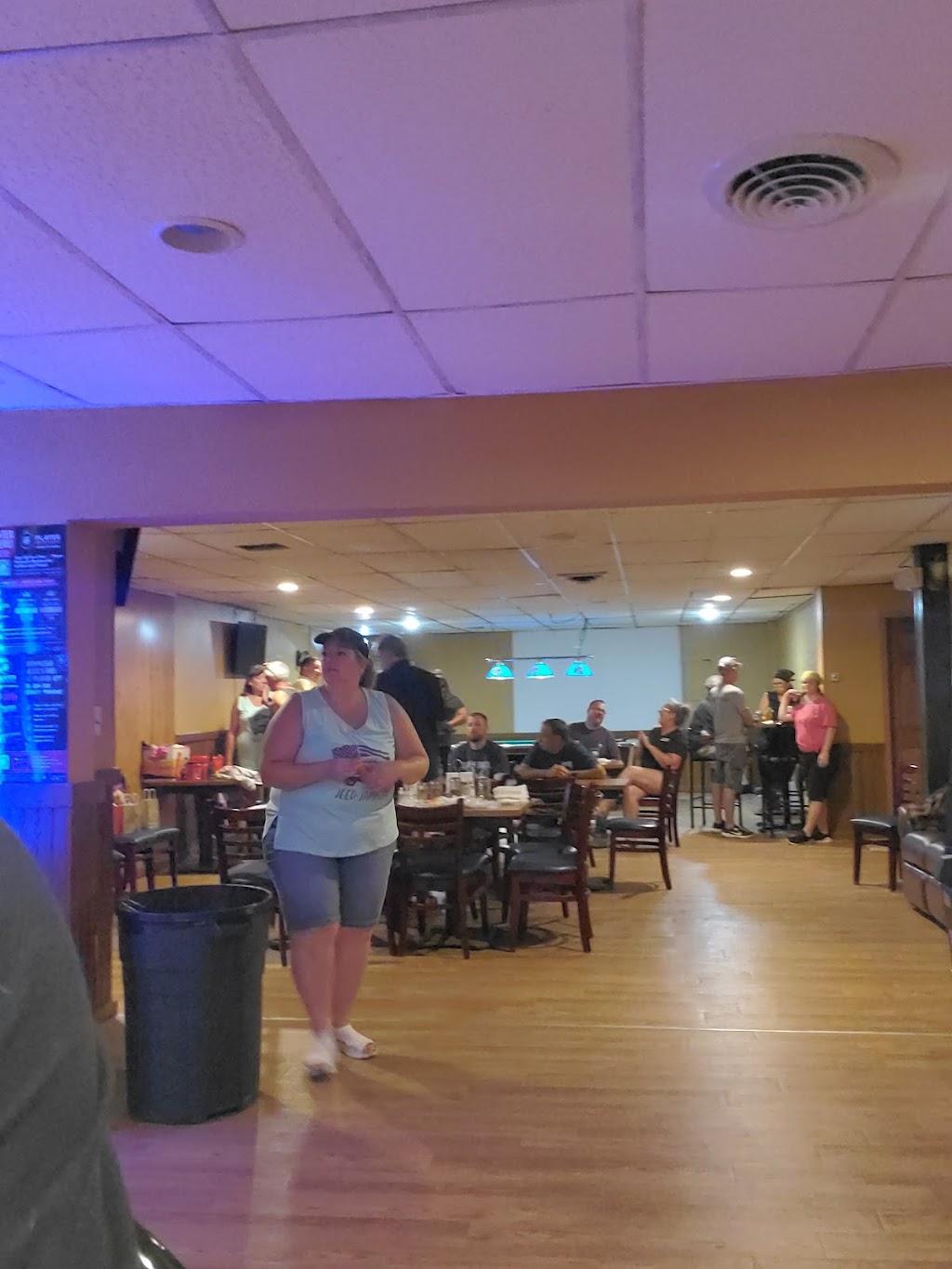 3rd Bar | restaurant | 316 N Main St, Seneca, IL 61360, USA | 8159404508 OR +1 815-940-4508