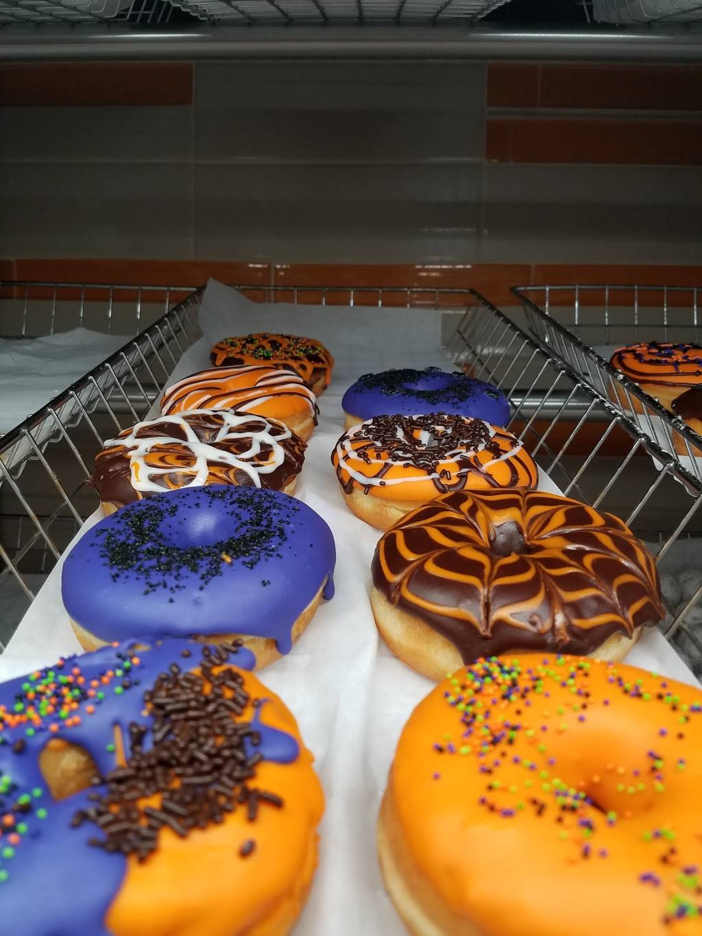 Dunkin Donuts | cafe | 1945 Willow Rd, Northbrook, IL 60062, USA | 2242354349 OR +1 224-235-4349