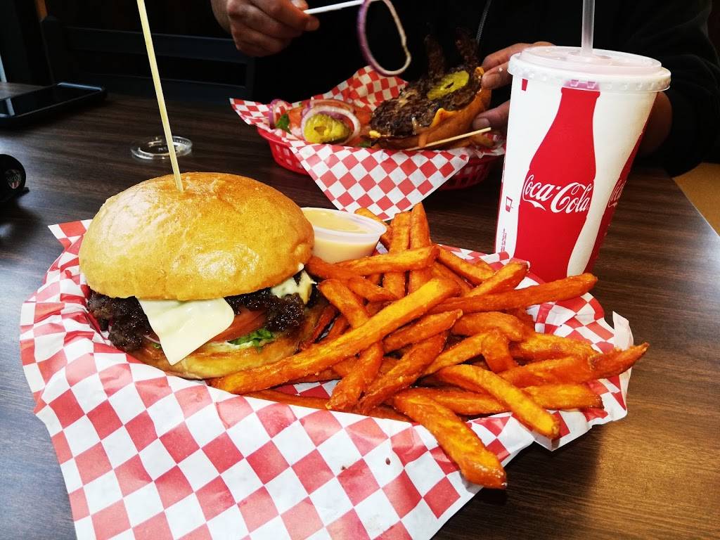 EJ burger | restaurant | 19033 68th Ave S D-107, Kent, WA 98032, USA | 2532771373 OR +1 253-277-1373