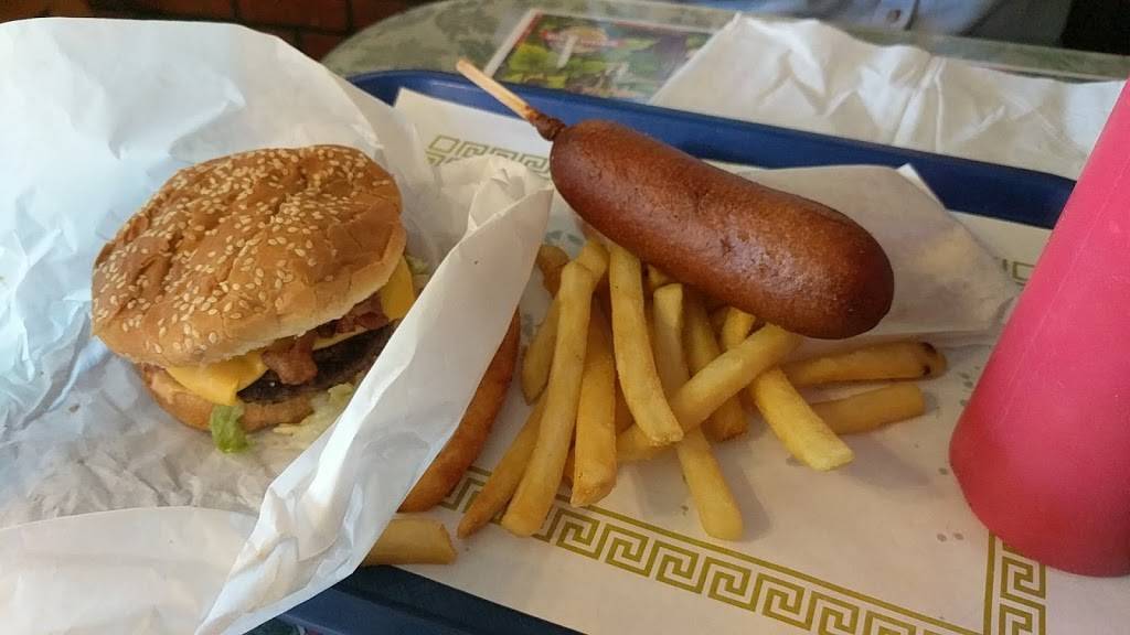 Classic Burgers of Los Gatos | restaurant | 15737 Los Gatos Blvd, Los Gatos, CA 95032, USA | 4083566910 OR +1 408-356-6910