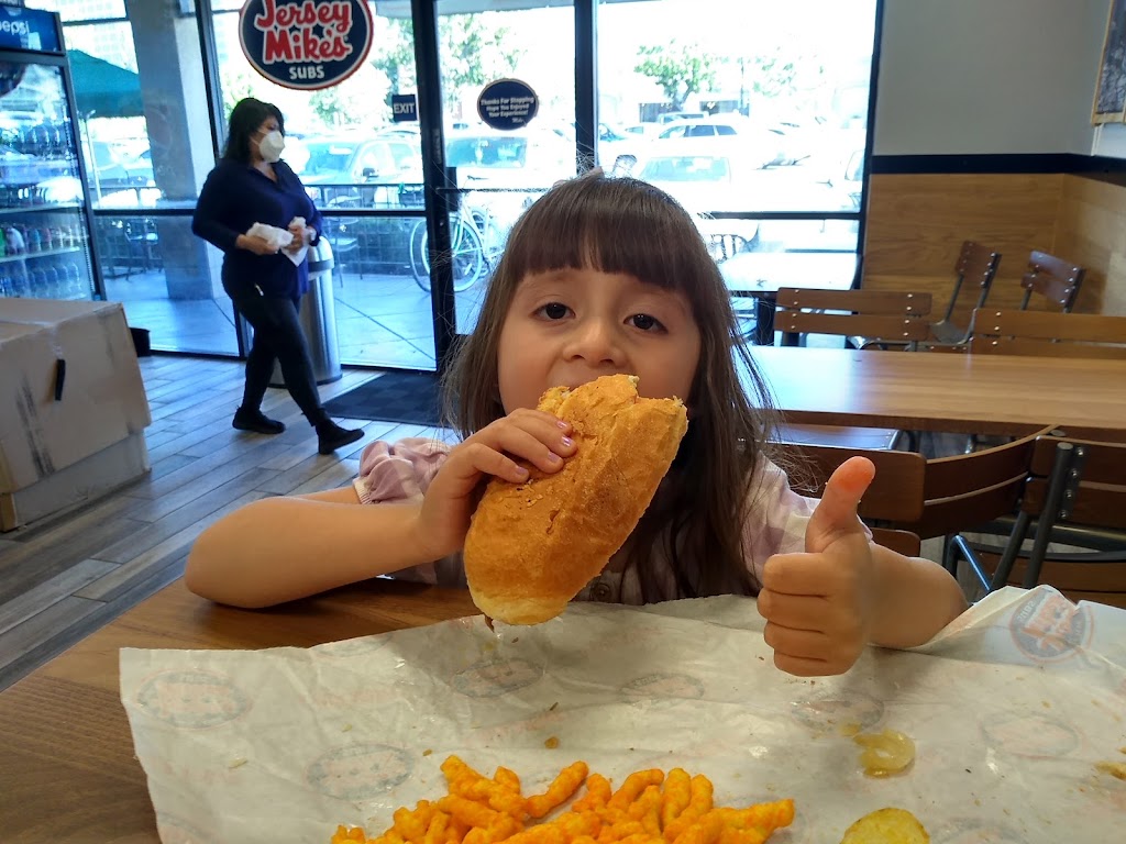 Jersey Mikes Subs | meal takeaway | 21506 Victory Blvd, Woodland Hills, CA 91367, USA | 8186397082 OR +1 818-639-7082