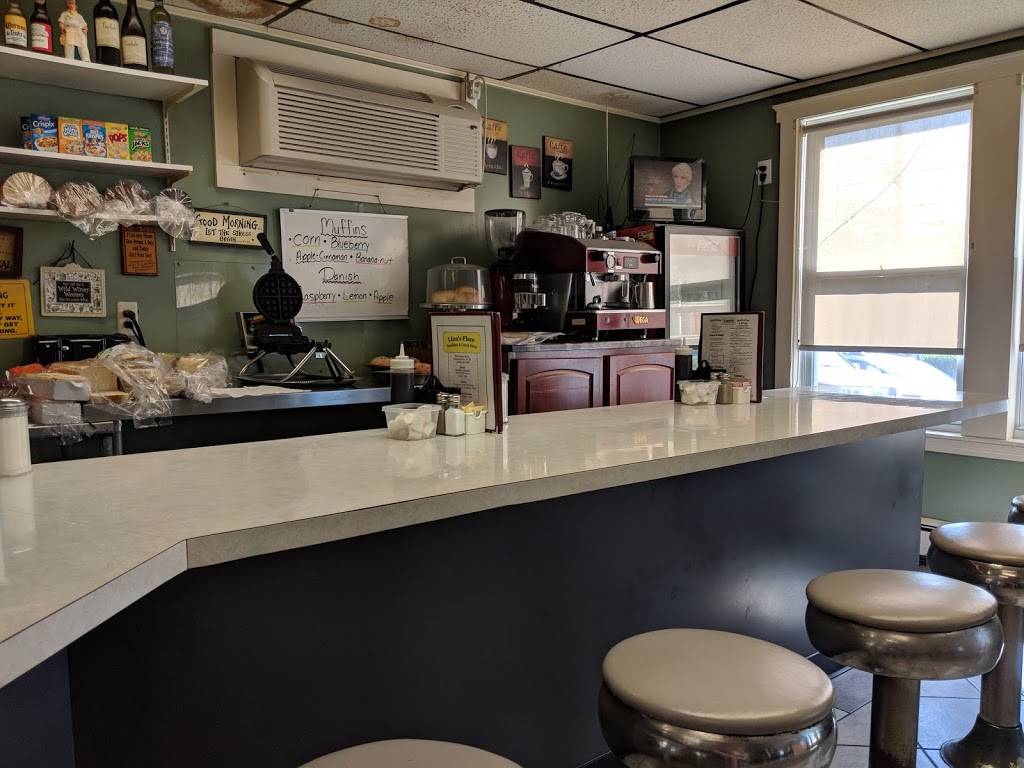 Linas Place | restaurant | 833 County St, Somerset, MA 02726, USA | 5086760700 OR +1 508-676-0700