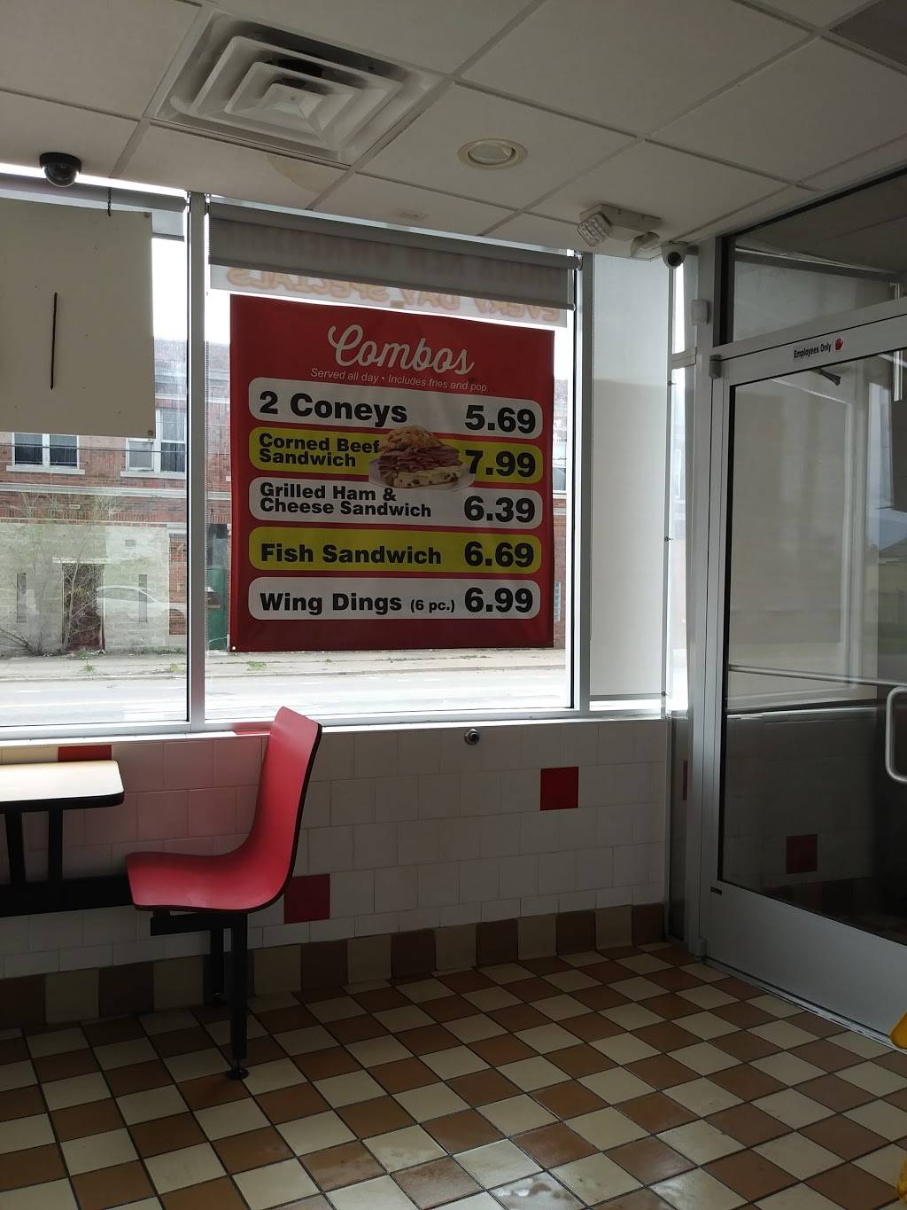 Johnnys Coney Island | restaurant | 5101 E McNichols Rd, Detroit, MI 48212, USA | 3133661220 OR +1 313-366-1220