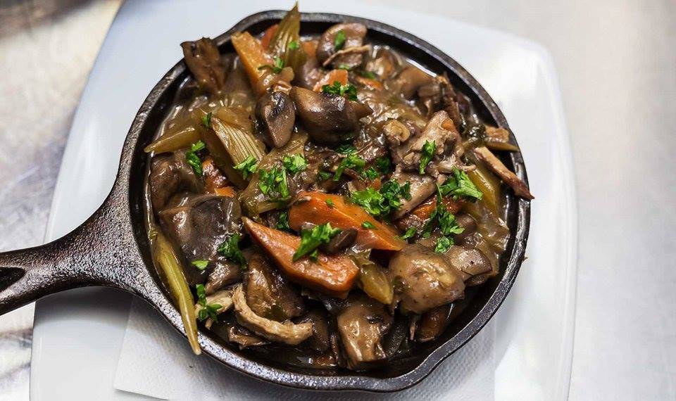 District Kitchen | restaurant | 2606 Connecticut Ave NW, Washington, DC 20008, USA | 2022389408 OR +1 202-238-9408