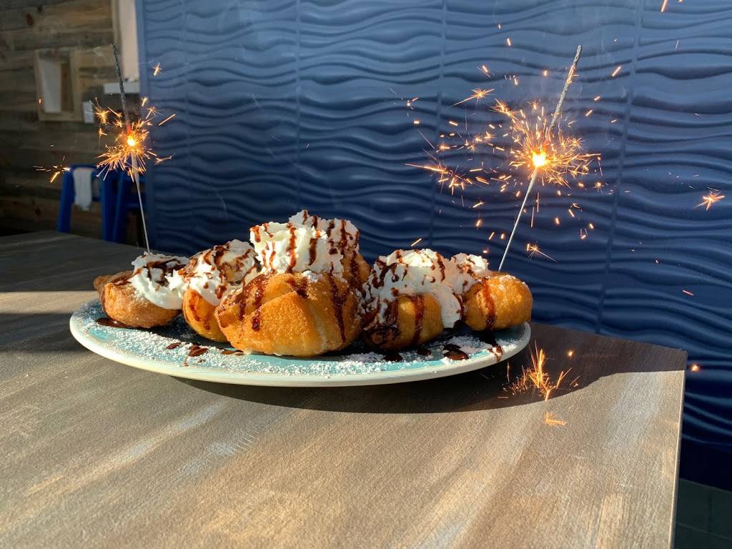 Beach Waves Grill | restaurant | 2300 Gulf Blvd, Indian Rocks Beach, FL 33785, USA | 7275933663 OR +1 727-593-3663