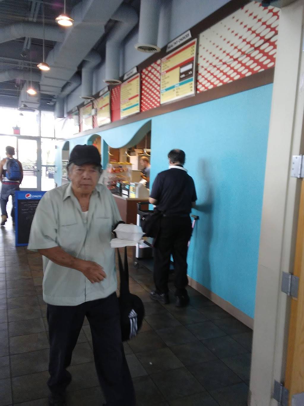 Champs Cafe | restaurant | 455 N Garland Ave, Orlando, FL 32801, USA | 4078723133 OR +1 407-872-3133