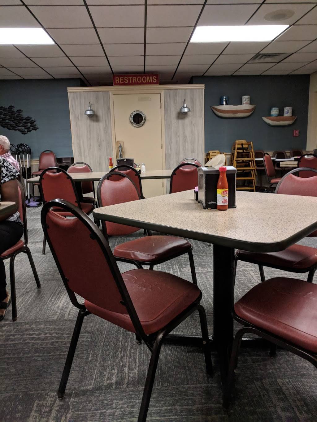 Sandpiper Seafood House | restaurant | 7877 US-70, La Grange, NC 28551, USA | 2525664067 OR +1 252-566-4067